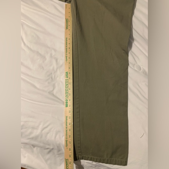Men’s Timber Creek by Wrangler Khaki Pants Size 36x32 Pleated front 100% Cotton - Picture 2 of 9